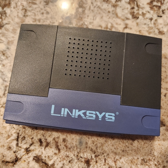 Linksys EtherFast Cable/DSL Router - Picture 8 of 8